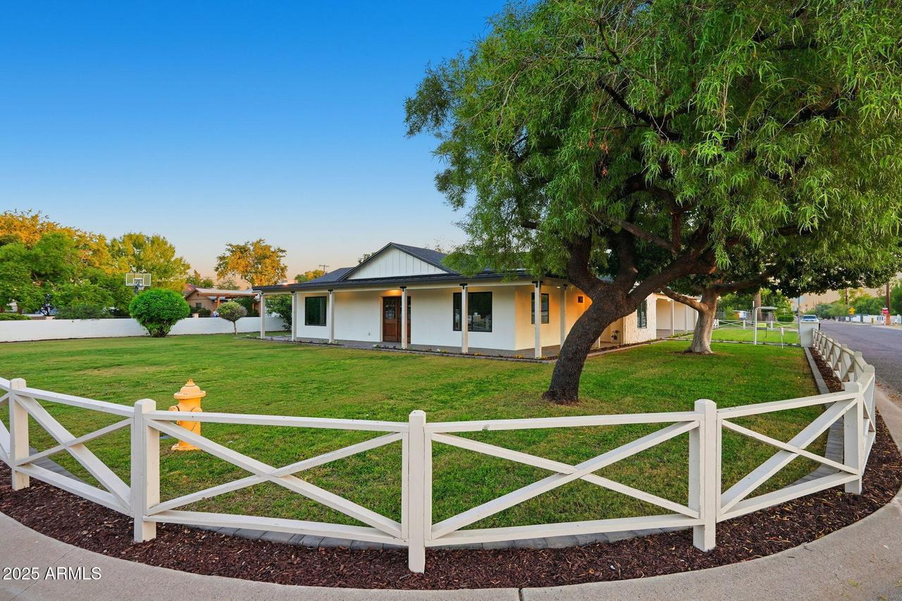 2315 N 42nd St., Phoenix, AZ 85008