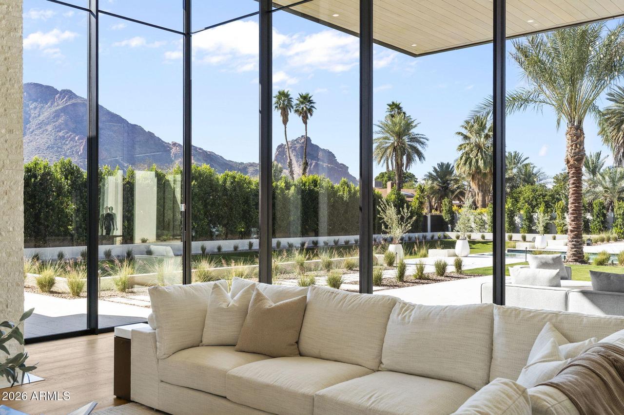 6528 N 60th St., Paradise Valley, AZ 85253