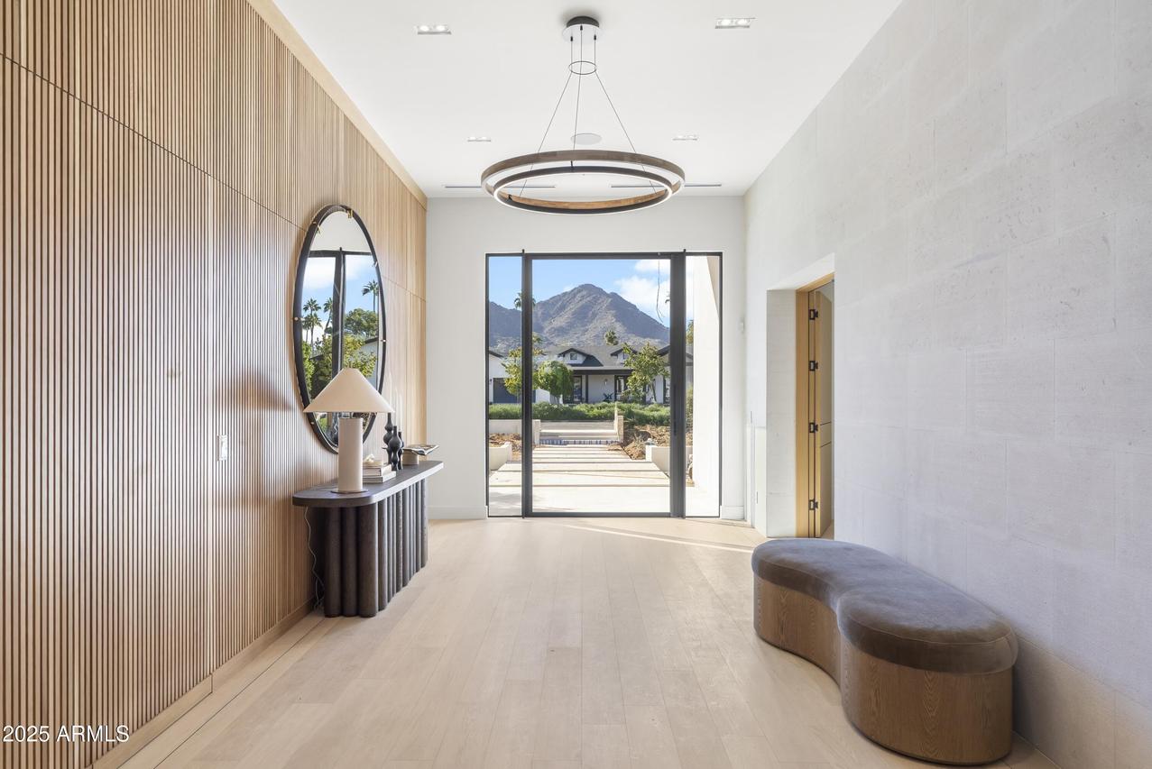 5305 N 68th Pl., Paradise Valley, AZ 85253