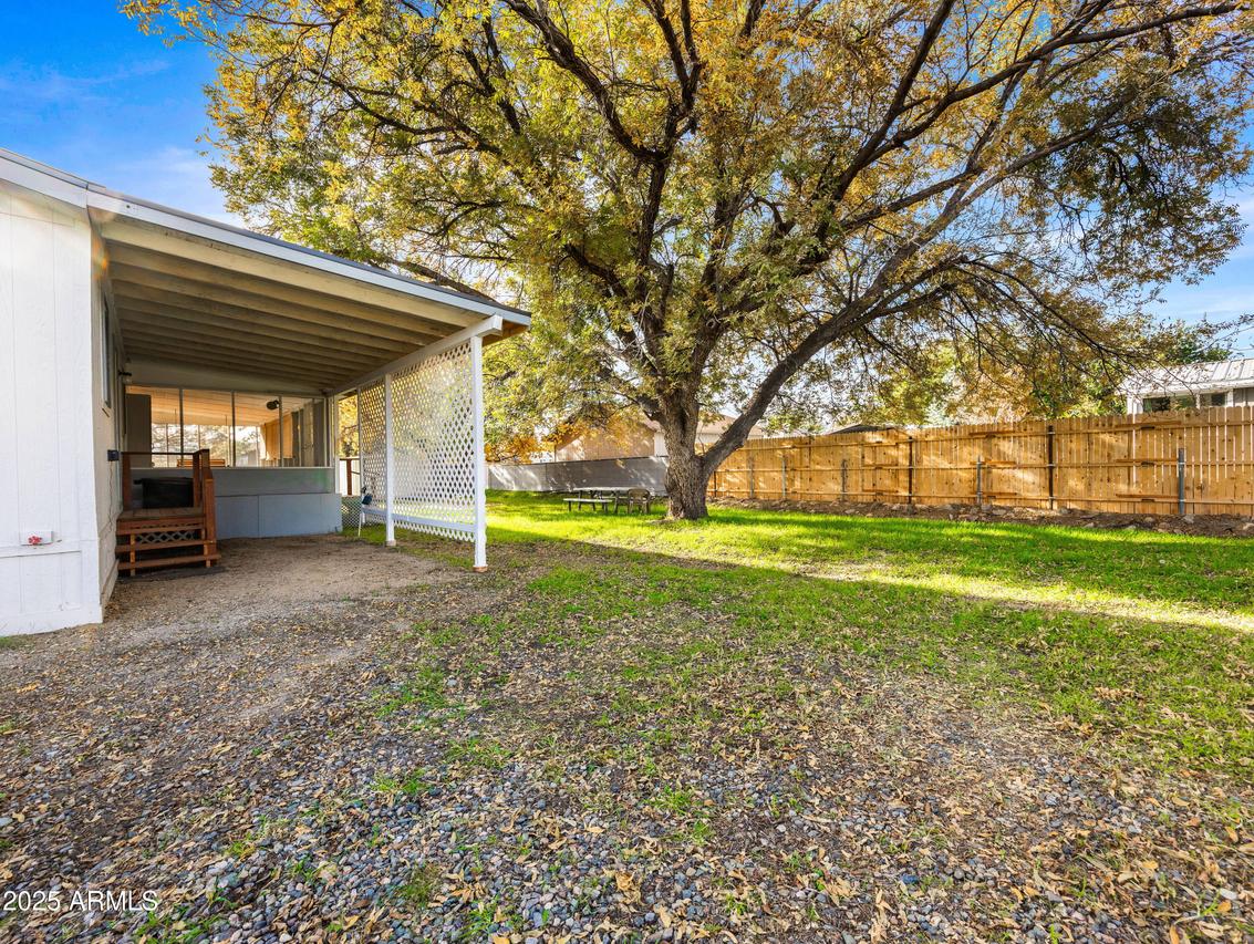 18278 S Henley Ave., Peeples Valley, AZ 86332