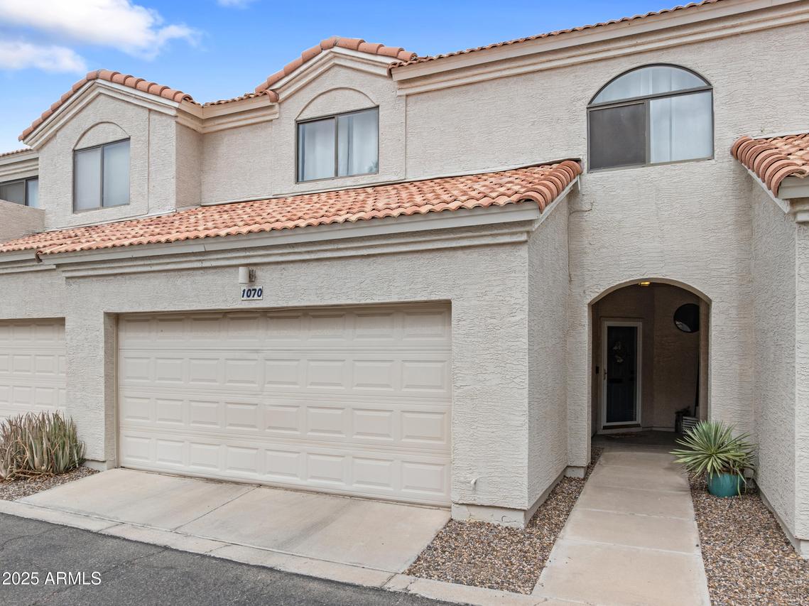 1070 E Sunburst Ln., Tempe, AZ 85284