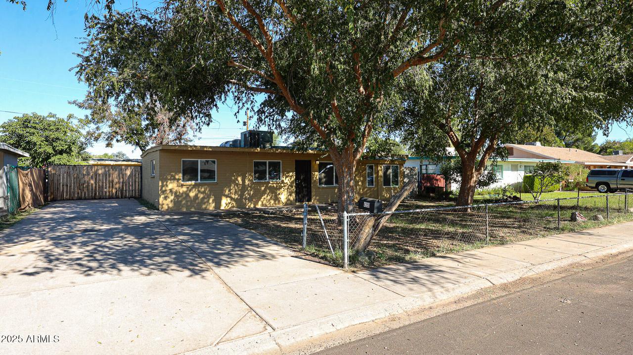 4350 W Morten Ave., Glendale, AZ 85301