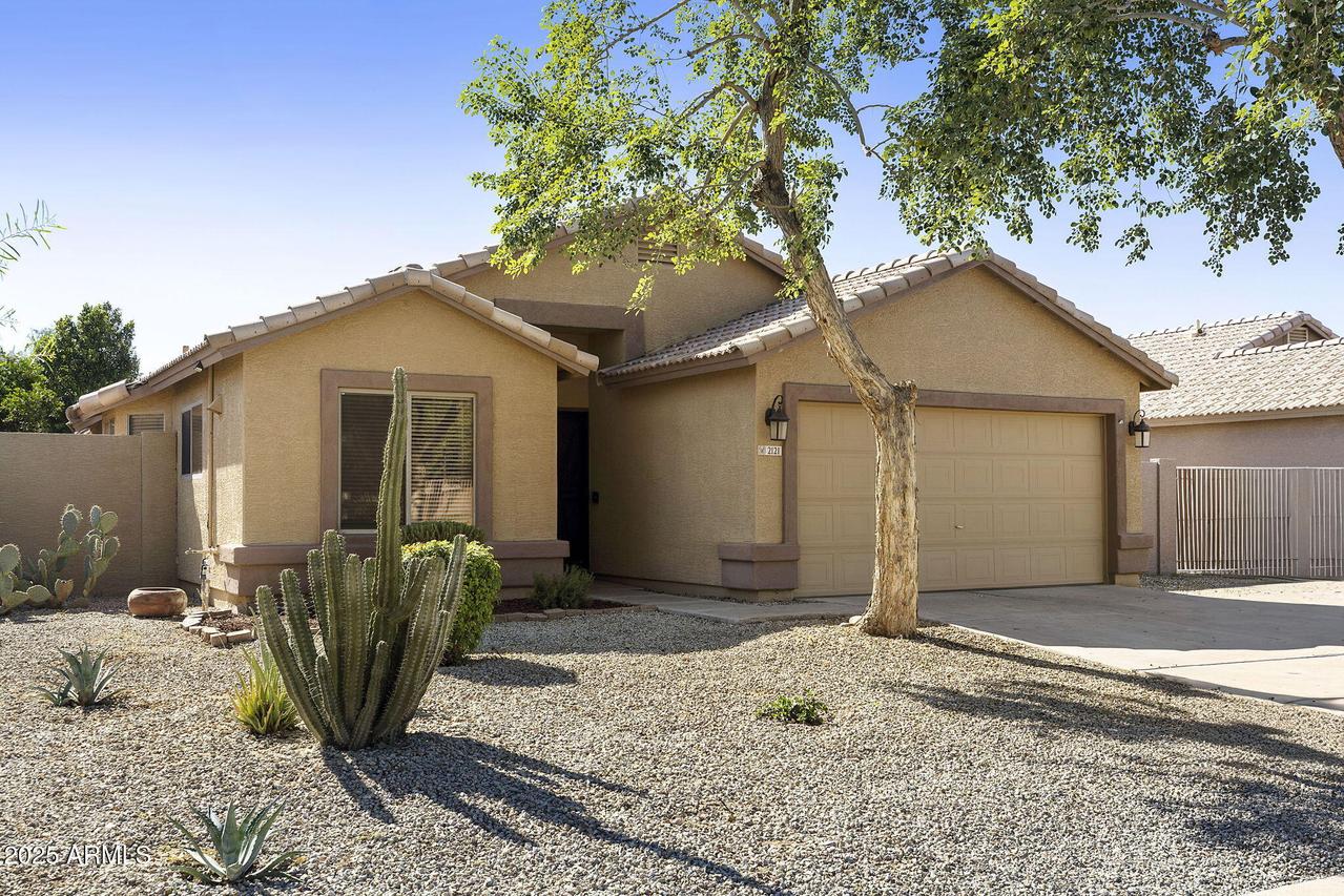 2121 W Saint Charles Ave., Phoenix, AZ 85041