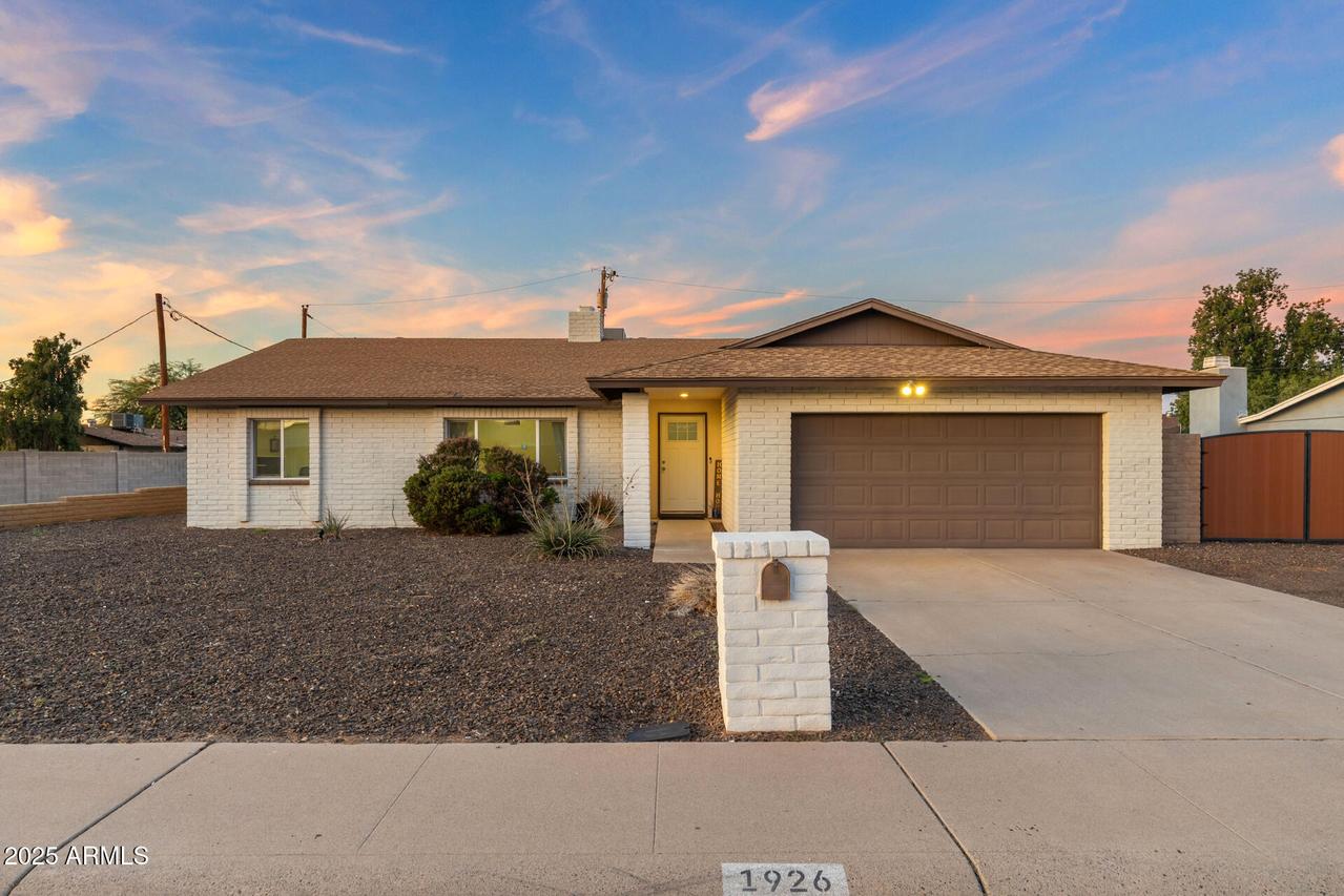 1926 W Wood Dr., Phoenix, AZ 85029