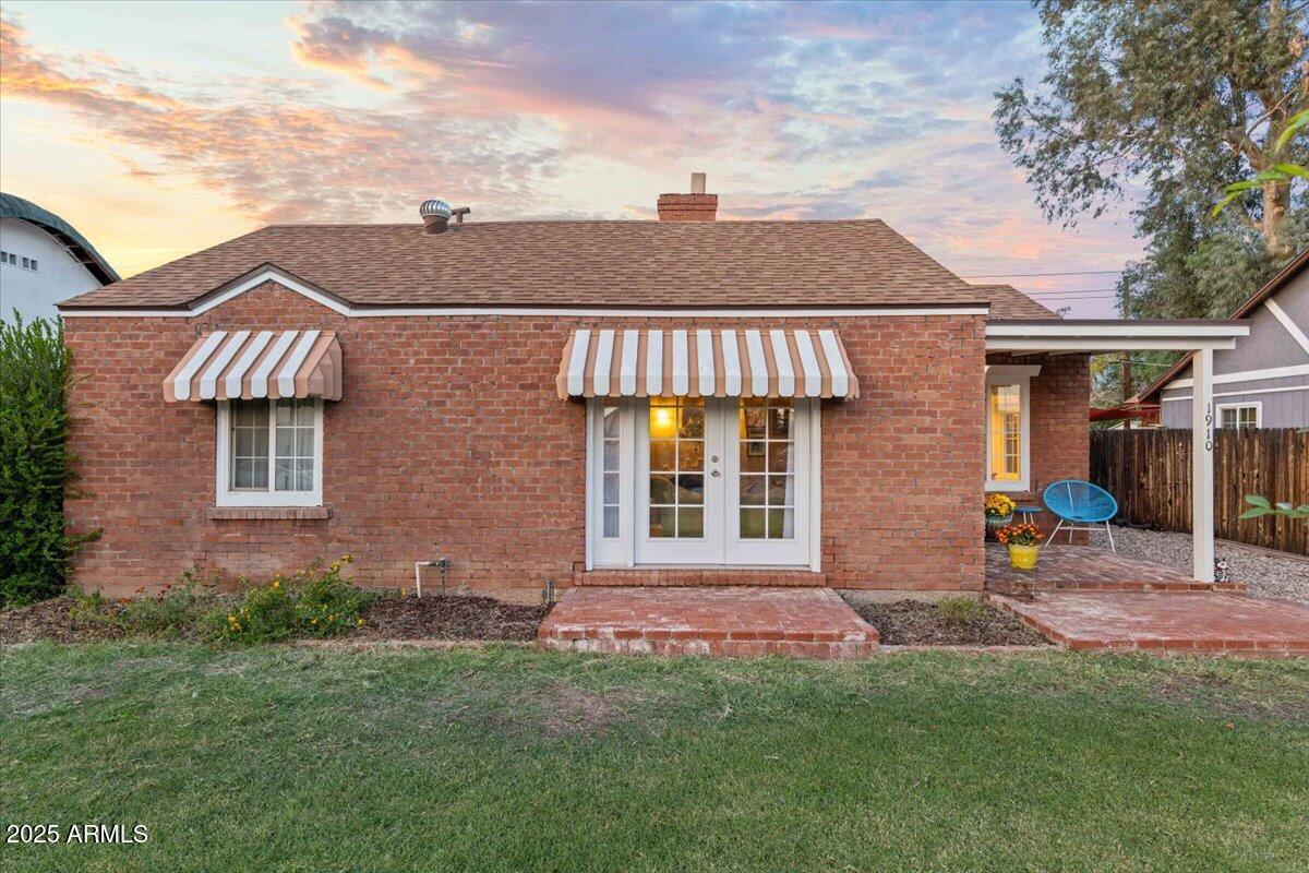 1910 W Holly St., Phoenix, AZ 85009