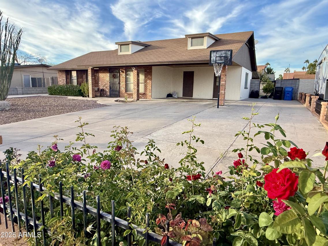 1320 W Wickieup Ln., Phoenix, AZ 85027