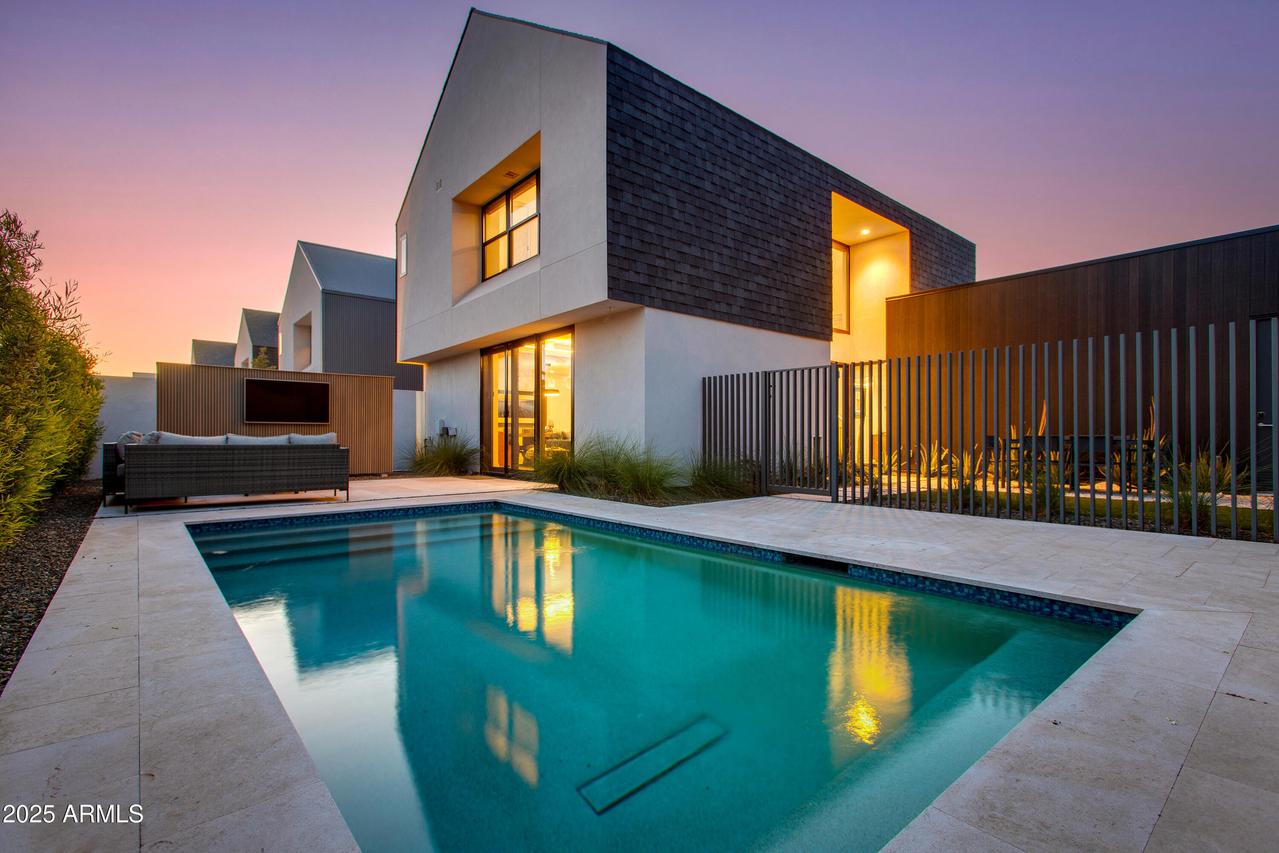 1333 E Pomelo Grove Ln., Phoenix, AZ 85014