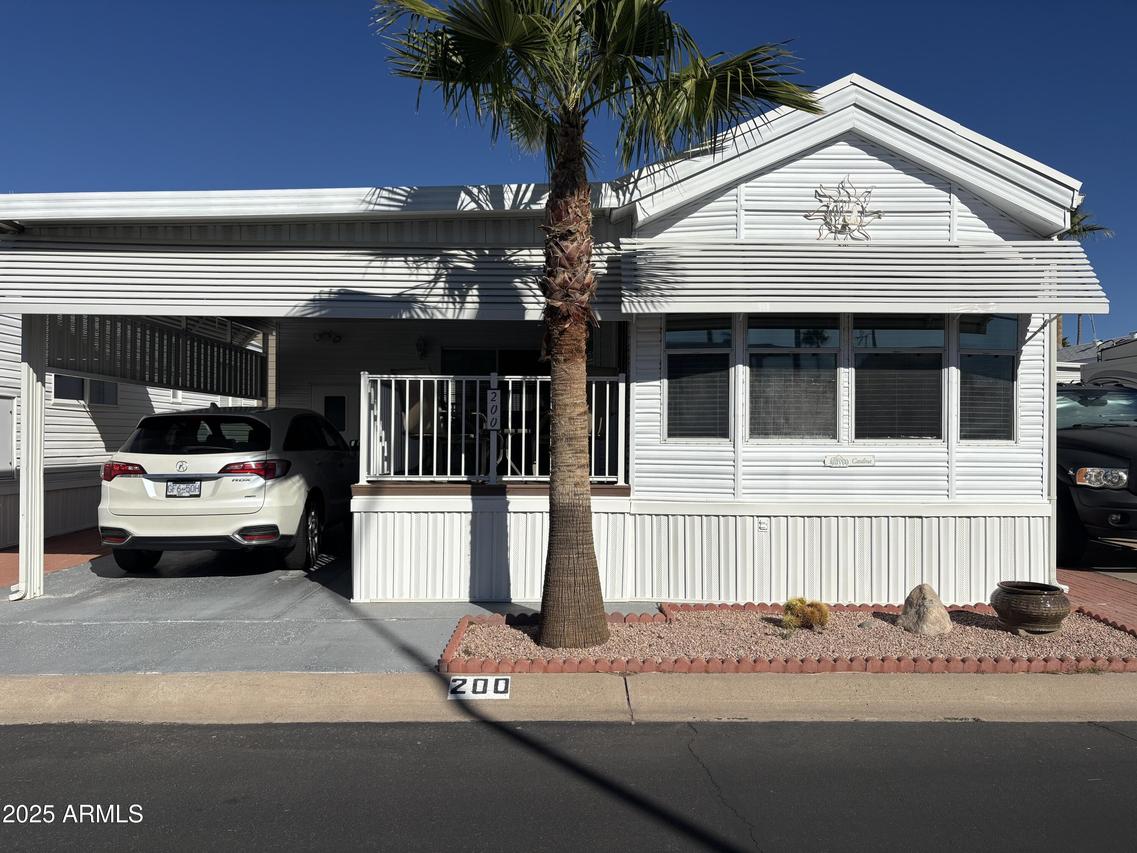 200 Nightdigger Dr., Apache Junction, AZ 85119