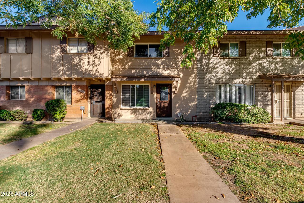 6719 N 44th Ave., Glendale, AZ 85301