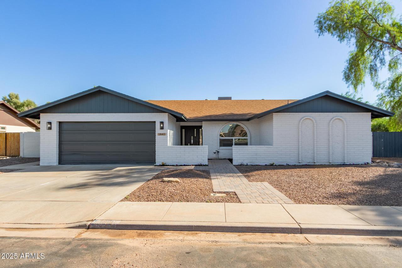 1841 S Spruce, Mesa, AZ 85210