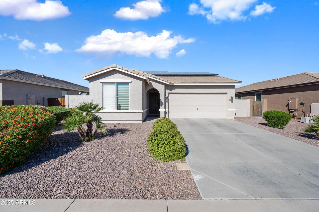1896 W Half Moon Cir., San Tan Valley, AZ 85144