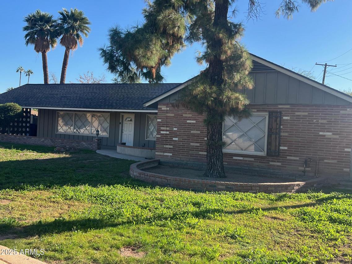 2528 N 48th Pl., Phoenix, AZ 85008