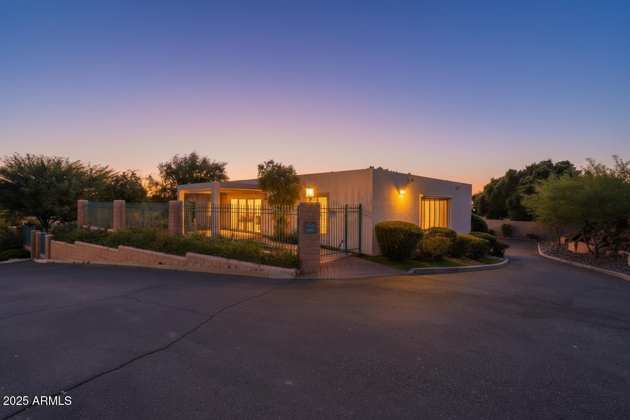 2131 E Bethany Home Rd., Phoenix, AZ 85016