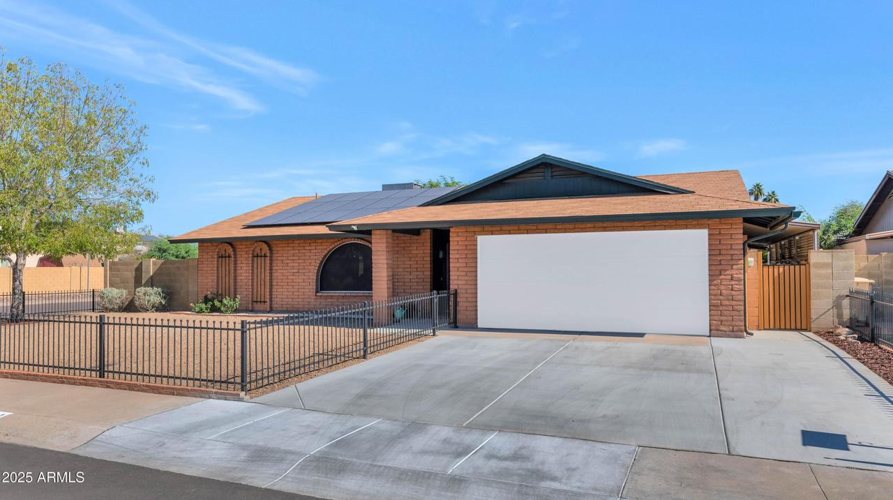 9441 N 49th Dr., Glendale, AZ 85302