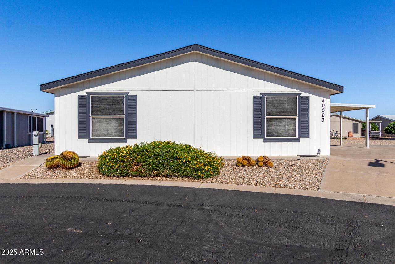 40569 N Bogey Dr., San Tan Valley, AZ 85140