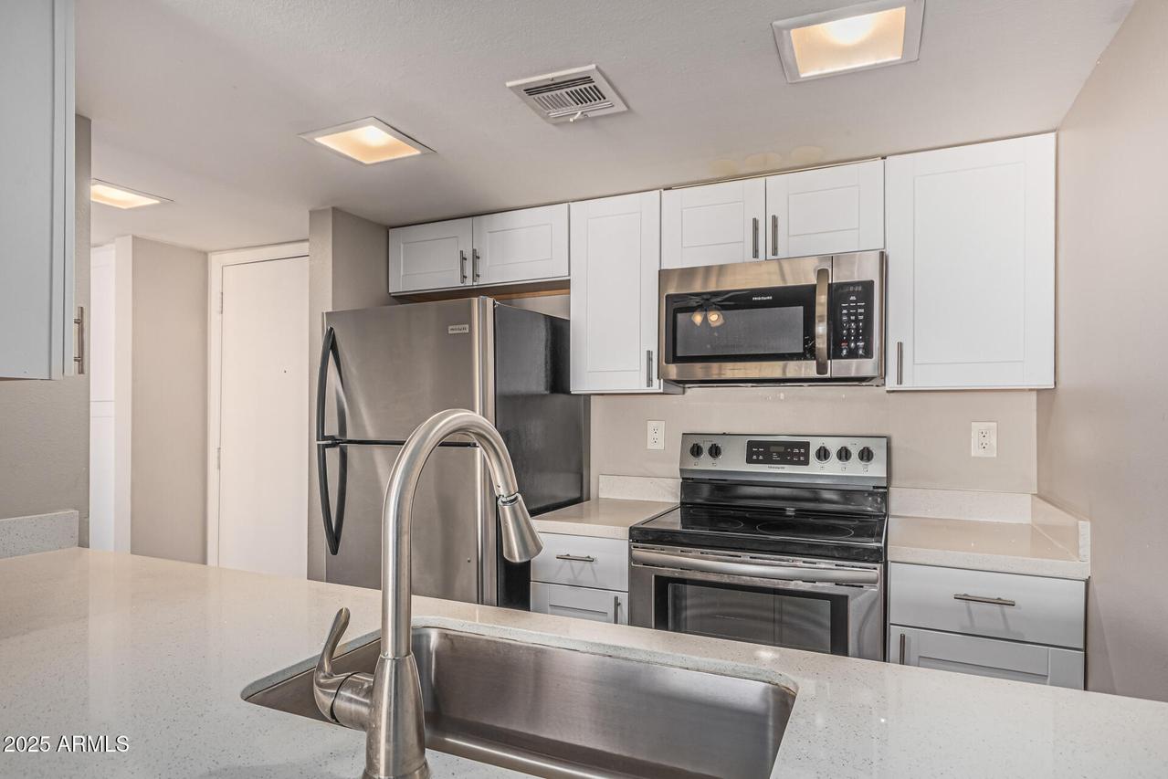 3033 E Devonshire Ave. #3028, Phoenix, AZ 85016