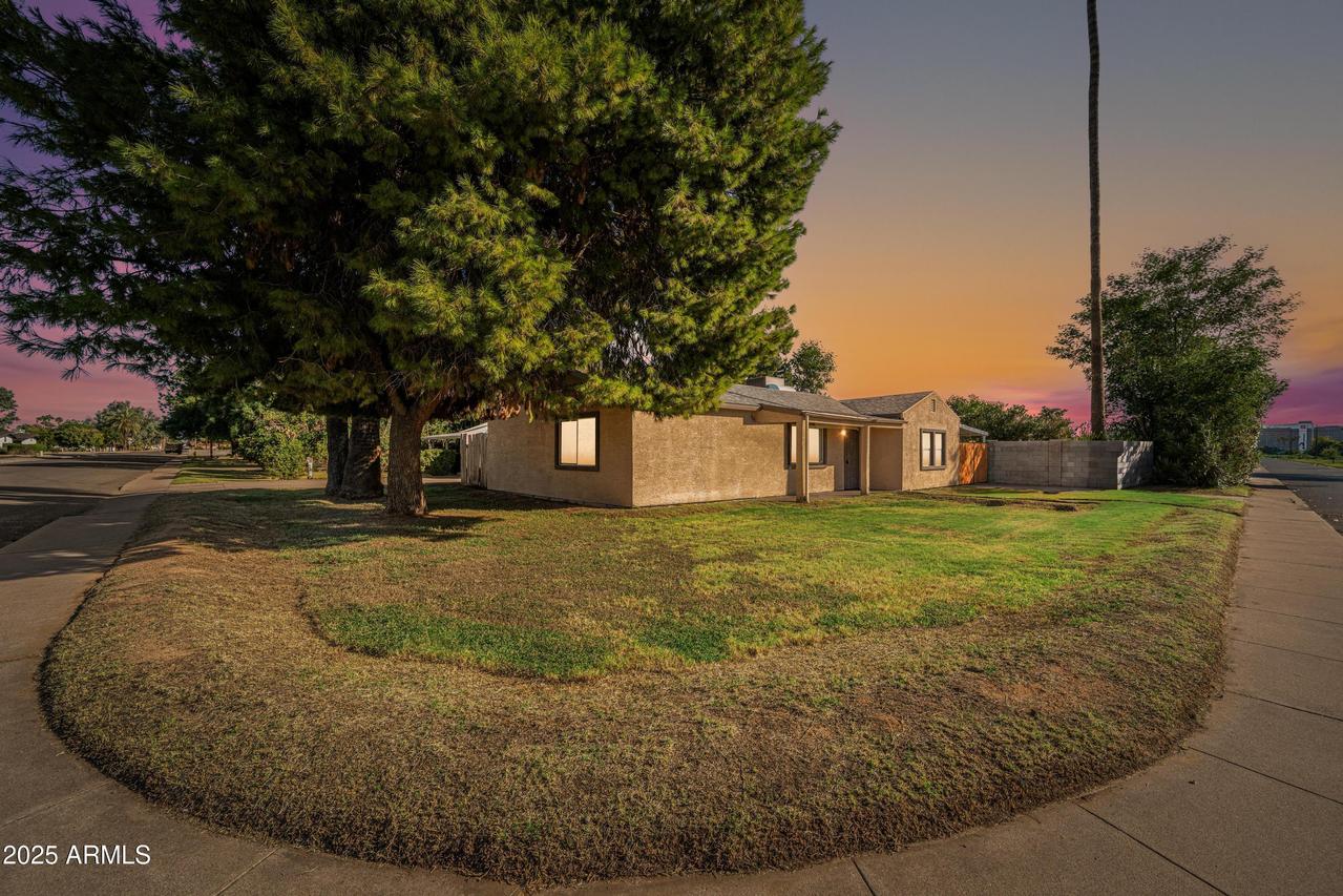 3919 N 19th St., Phoenix, AZ 85016