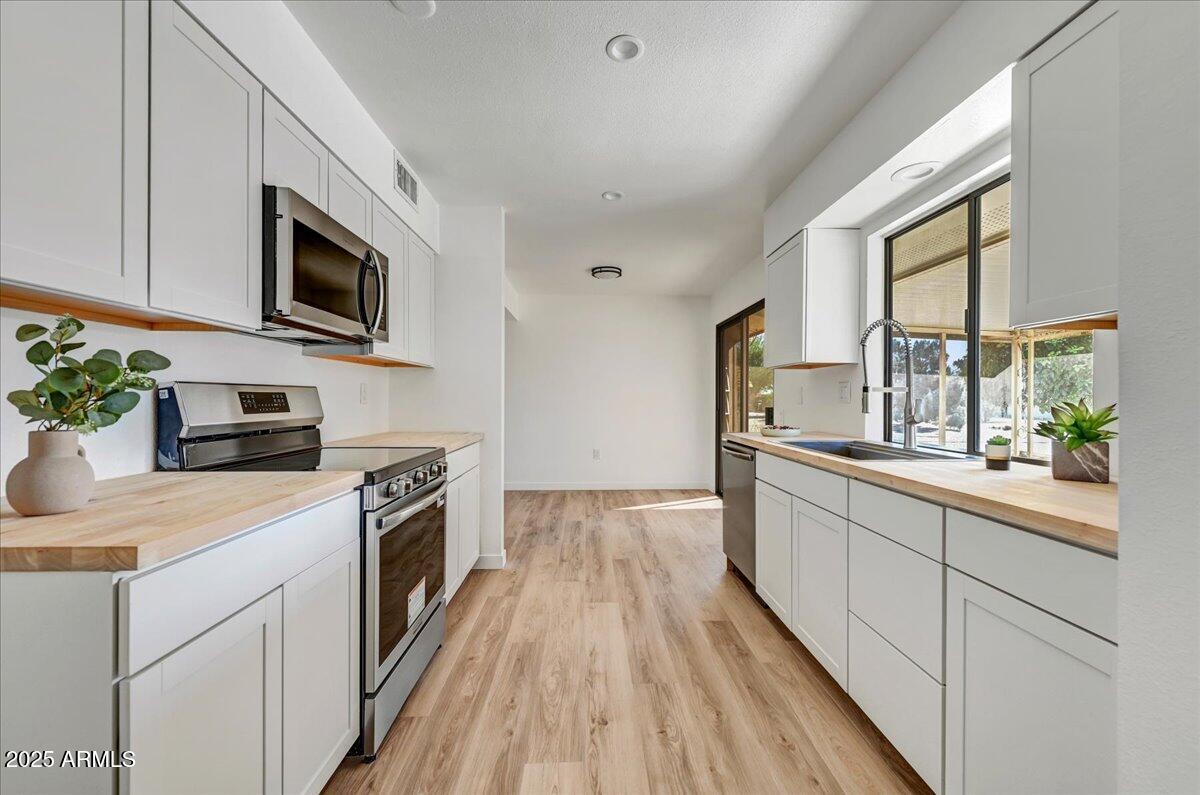 9711 W Indian Hills Dr., Sun City, AZ 85351