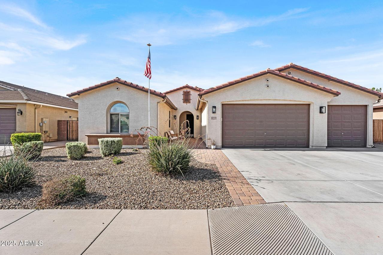 41110 N Eliana Dr., San Tan Valley, AZ 85140