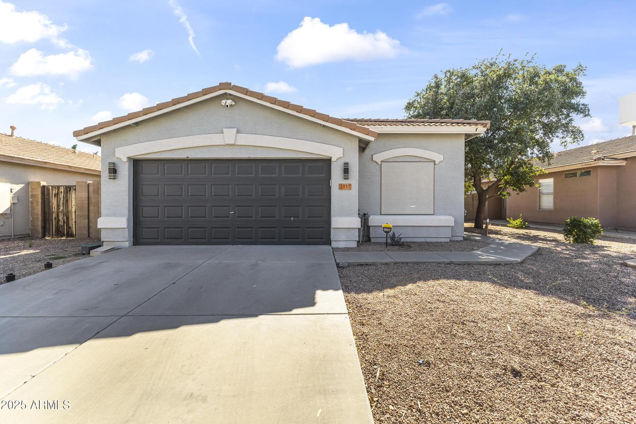 2037 W Hayden Peak Dr., San Tan Valley, AZ 85144