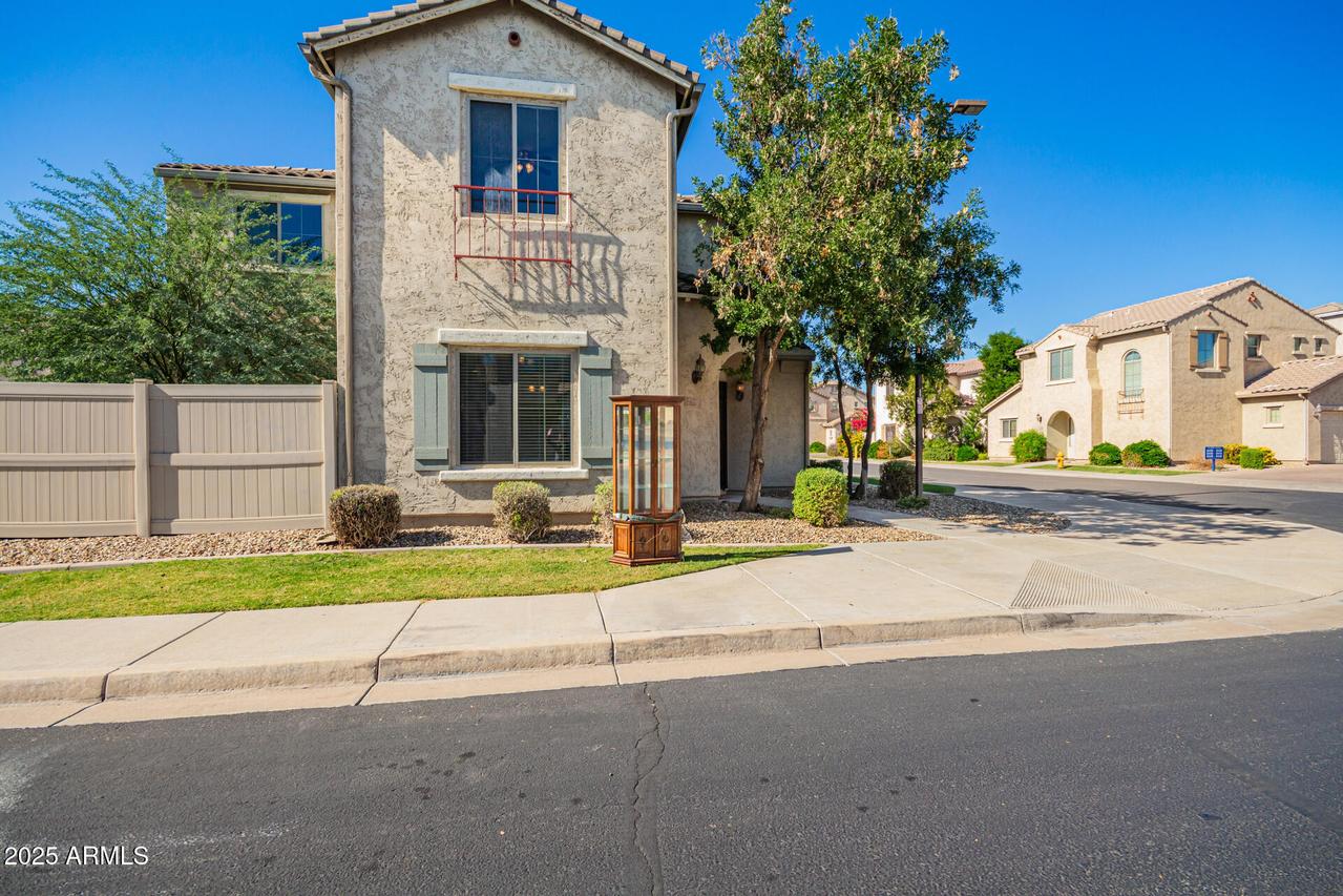 2360 N 84th Dr., Phoenix, AZ 85037