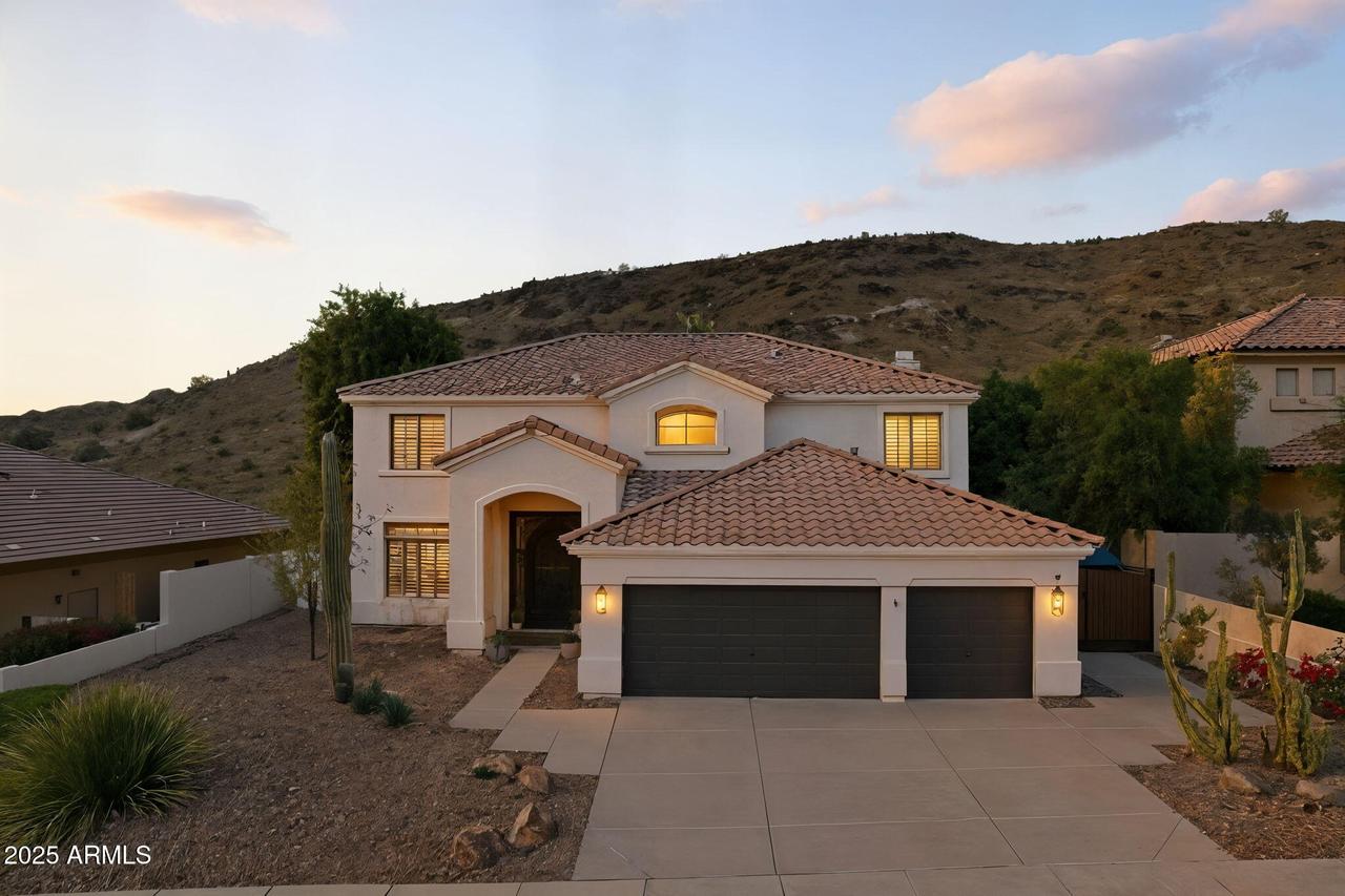 238 W Mountain Sky Ave., Phoenix, AZ 85045