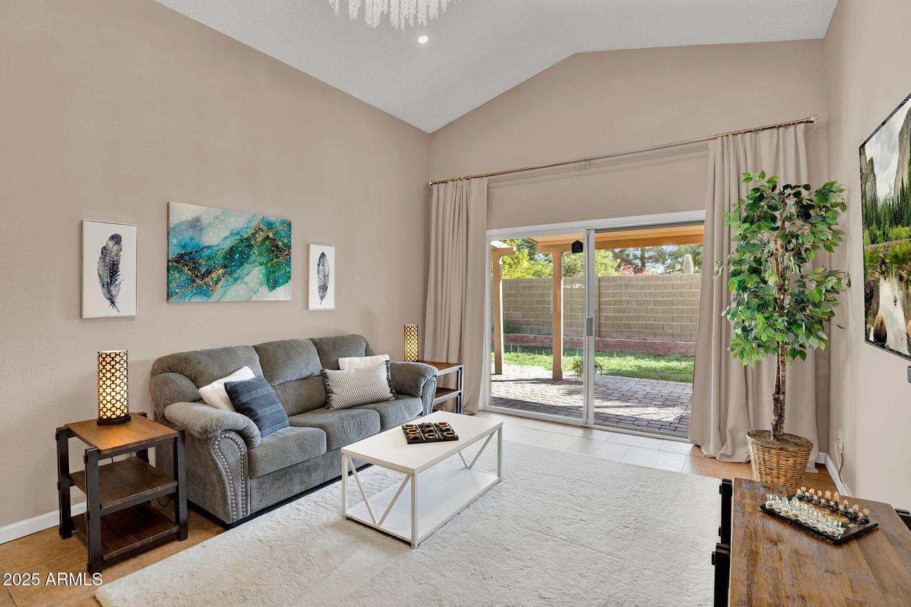 10405 N 65th Dr., Glendale, AZ 85302