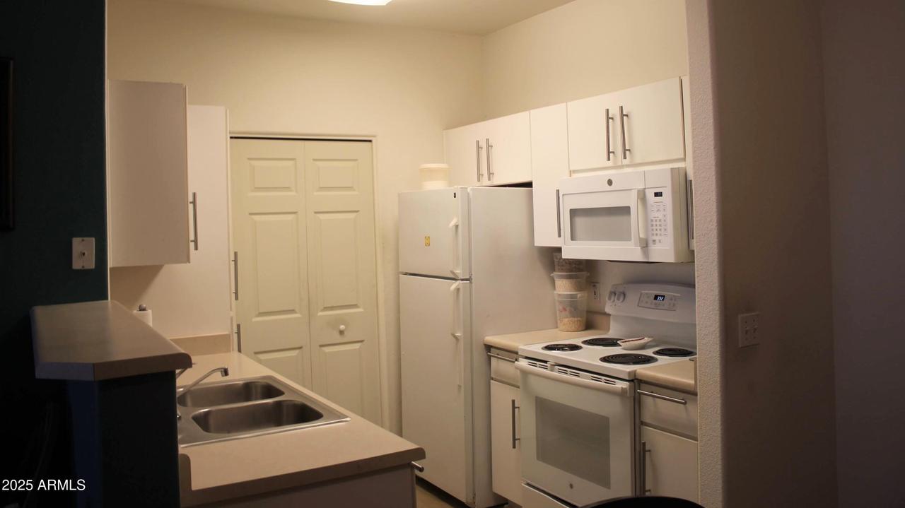 3302 N 7th St. #111, Phoenix, AZ 85014