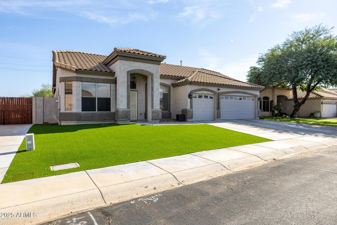 6413 N 83rd Dr., Glendale, AZ 85305