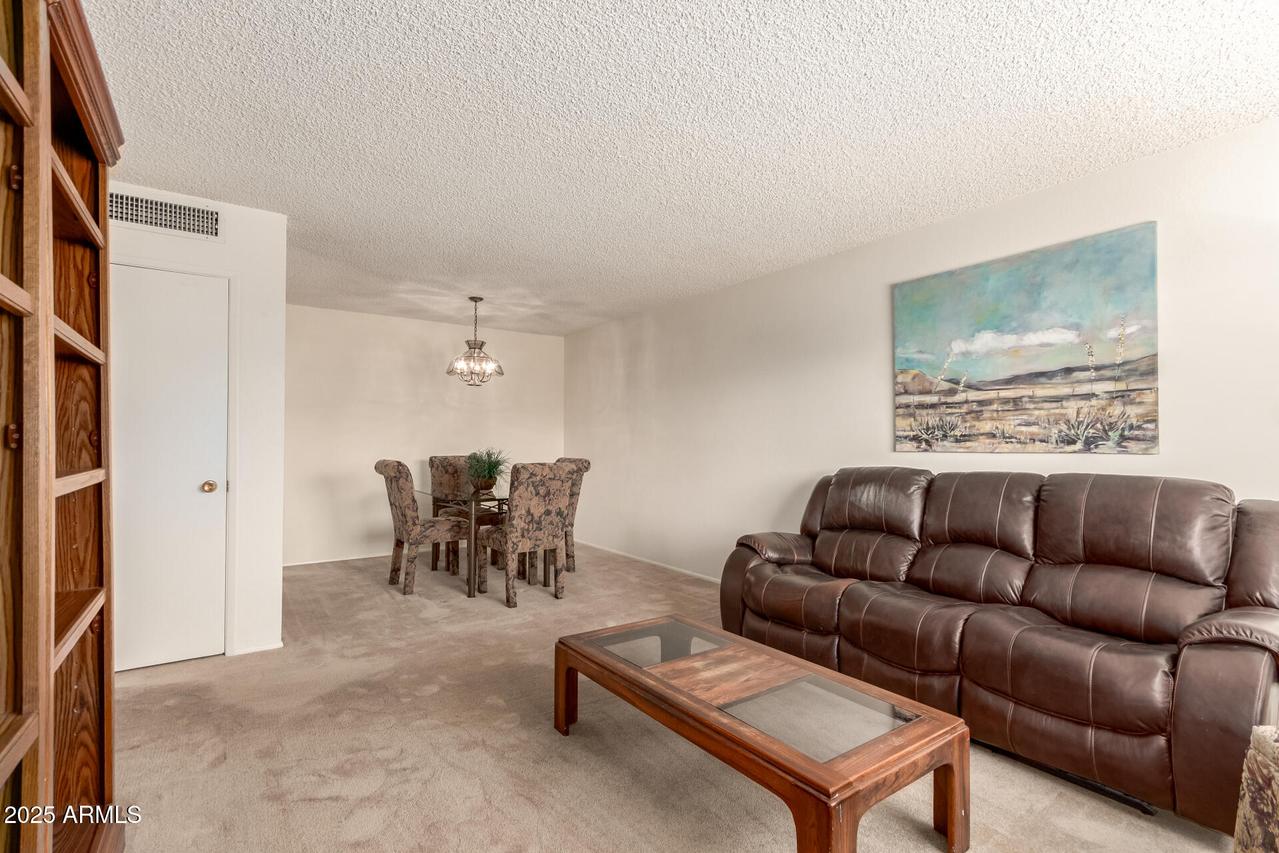 13642 N Silverbell Dr., Sun City, AZ 85351