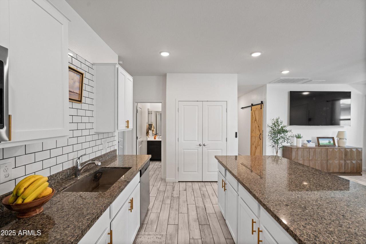 10536 W Encinas Ln., Tolleson, AZ 85353