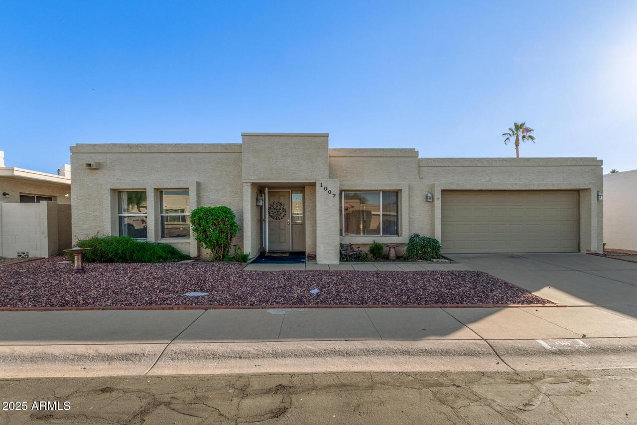 1007 E Villa Rita Dr., Phoenix, AZ 85022