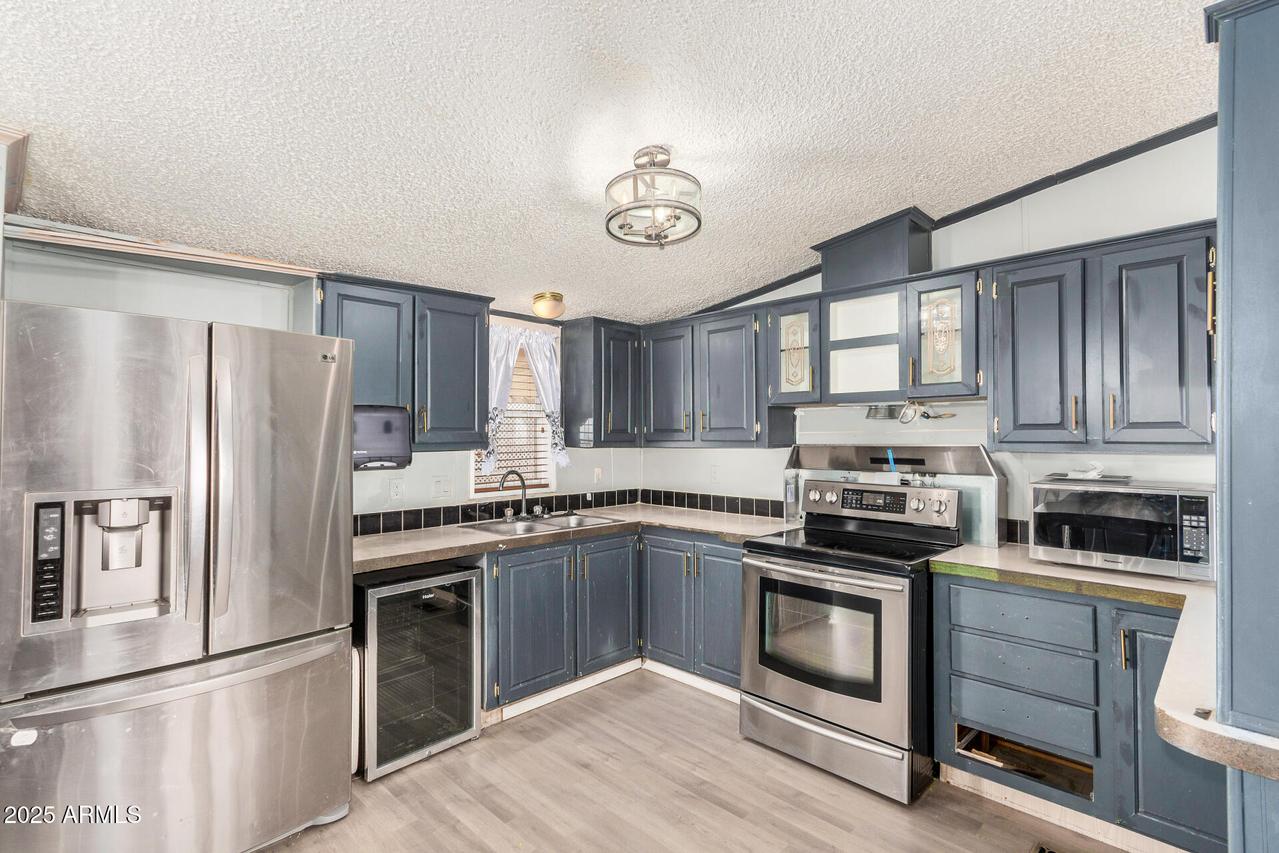 1110 W Kachina Tr., Phoenix, AZ 85041