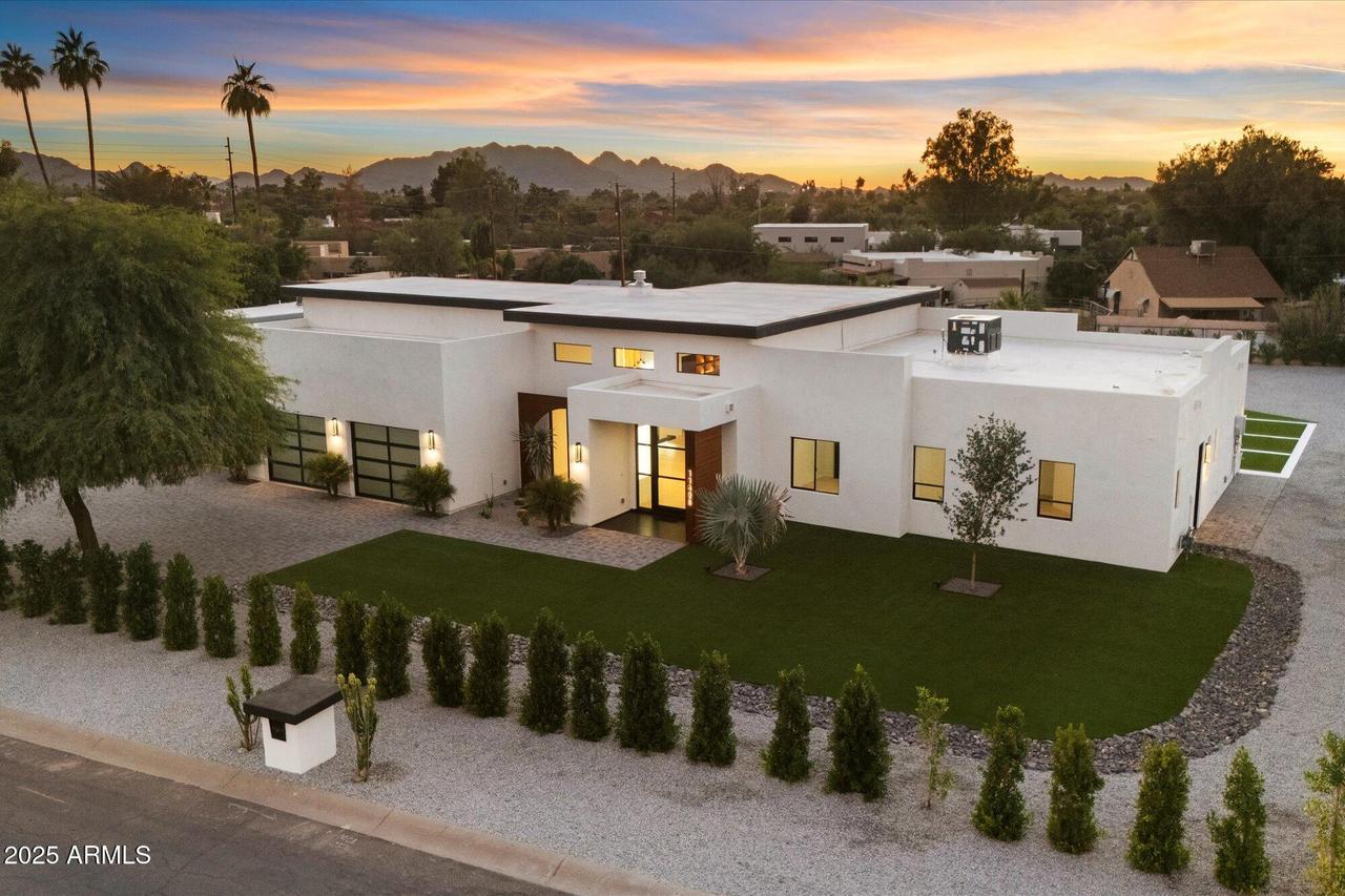 11420 N Scottsdale Rd., Scottsdale, AZ 85254