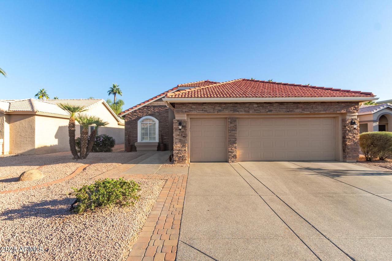 9425 E Nacoma Dr., Sun Lakes, AZ 85248