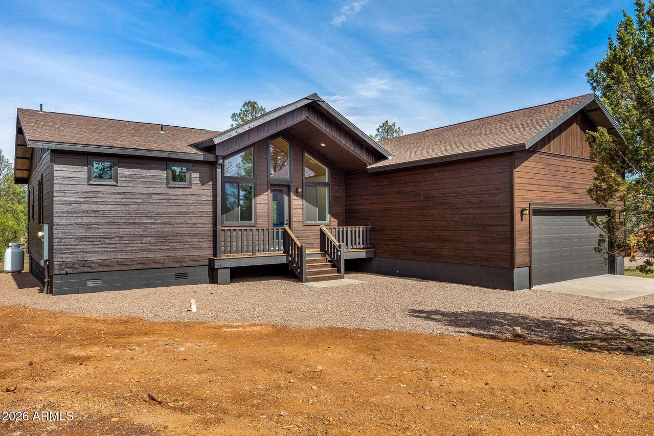 2759 Panther Cir., Overgaard, AZ 85933