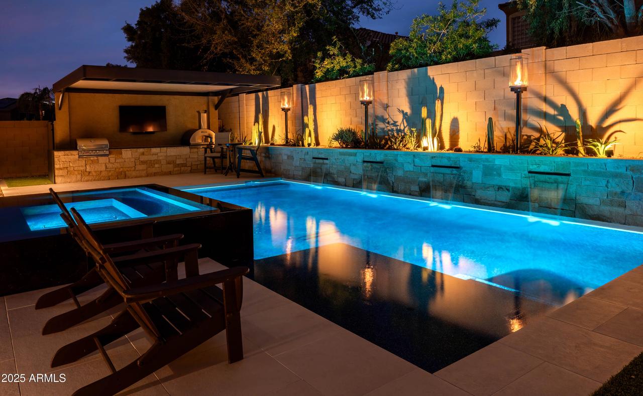 2212 W Apache Rain Rd., Phoenix, AZ 85085