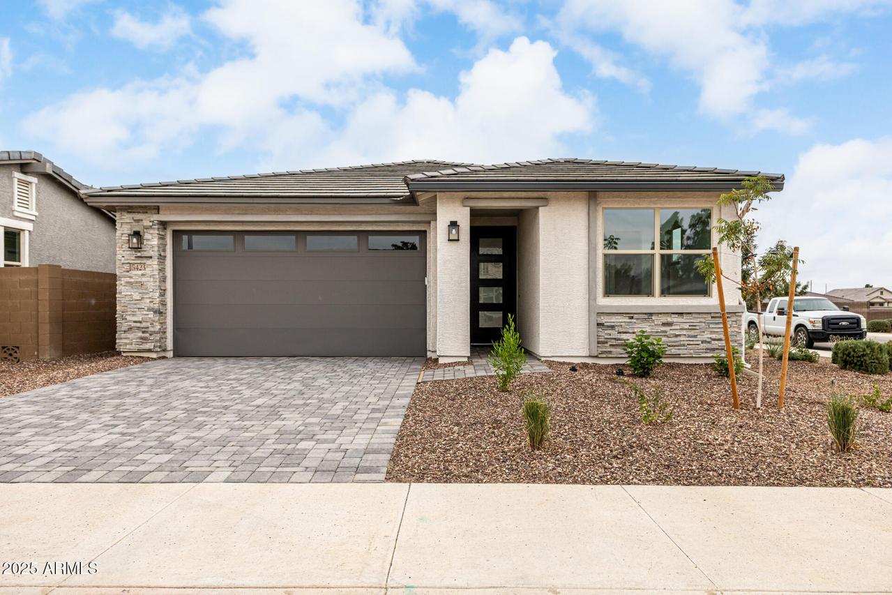 5423 W Royal Palm Rd., Glendale, AZ 85302