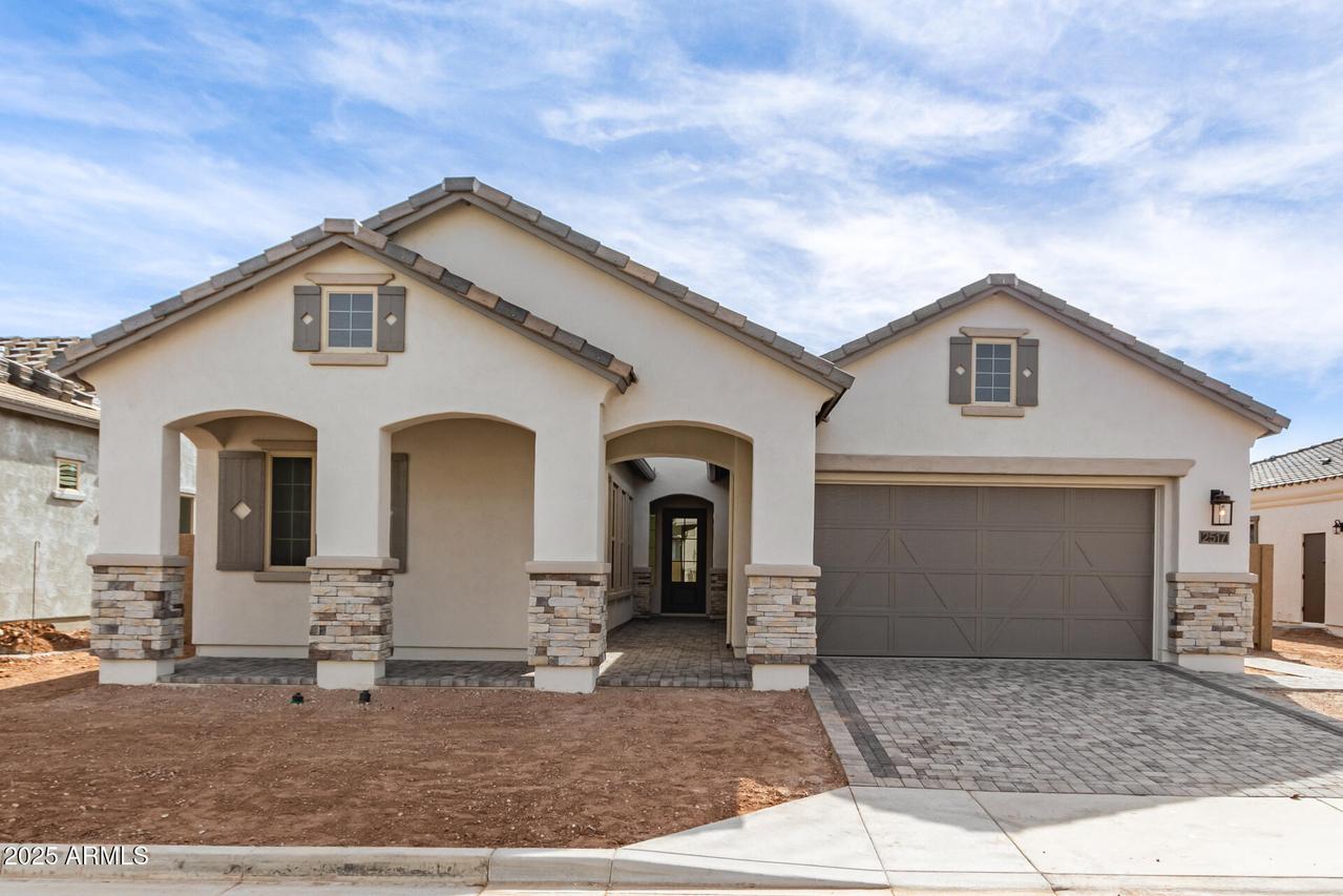 2517 E Presidio St., Mesa, AZ 85213