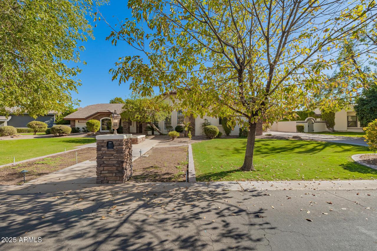 8272 S Pecan Grove Cir., Tempe, AZ 85284