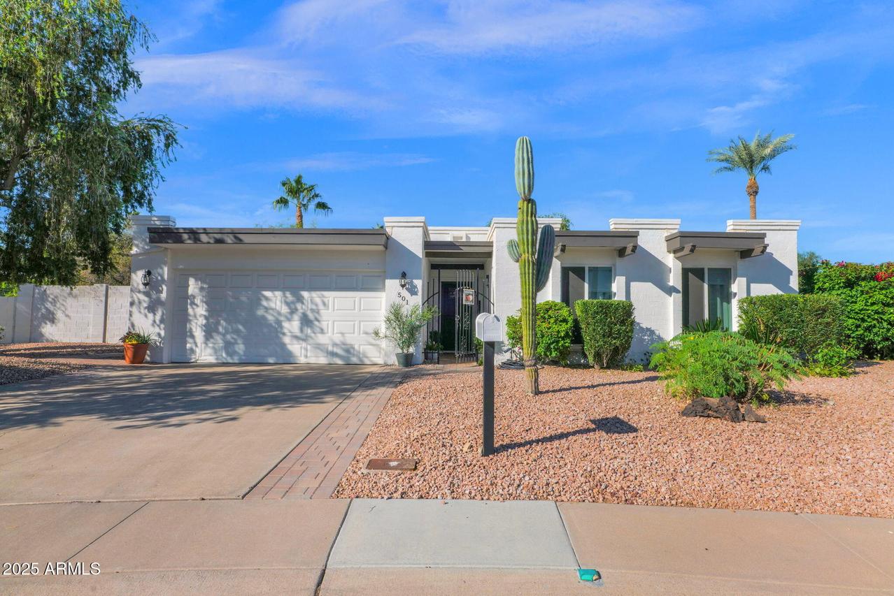 501 E Calavar Rd., Phoenix, AZ 85022