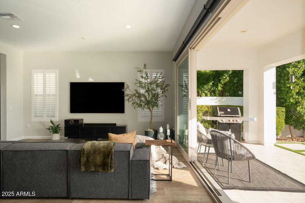 6525 E Libby St., Phoenix, AZ 85054