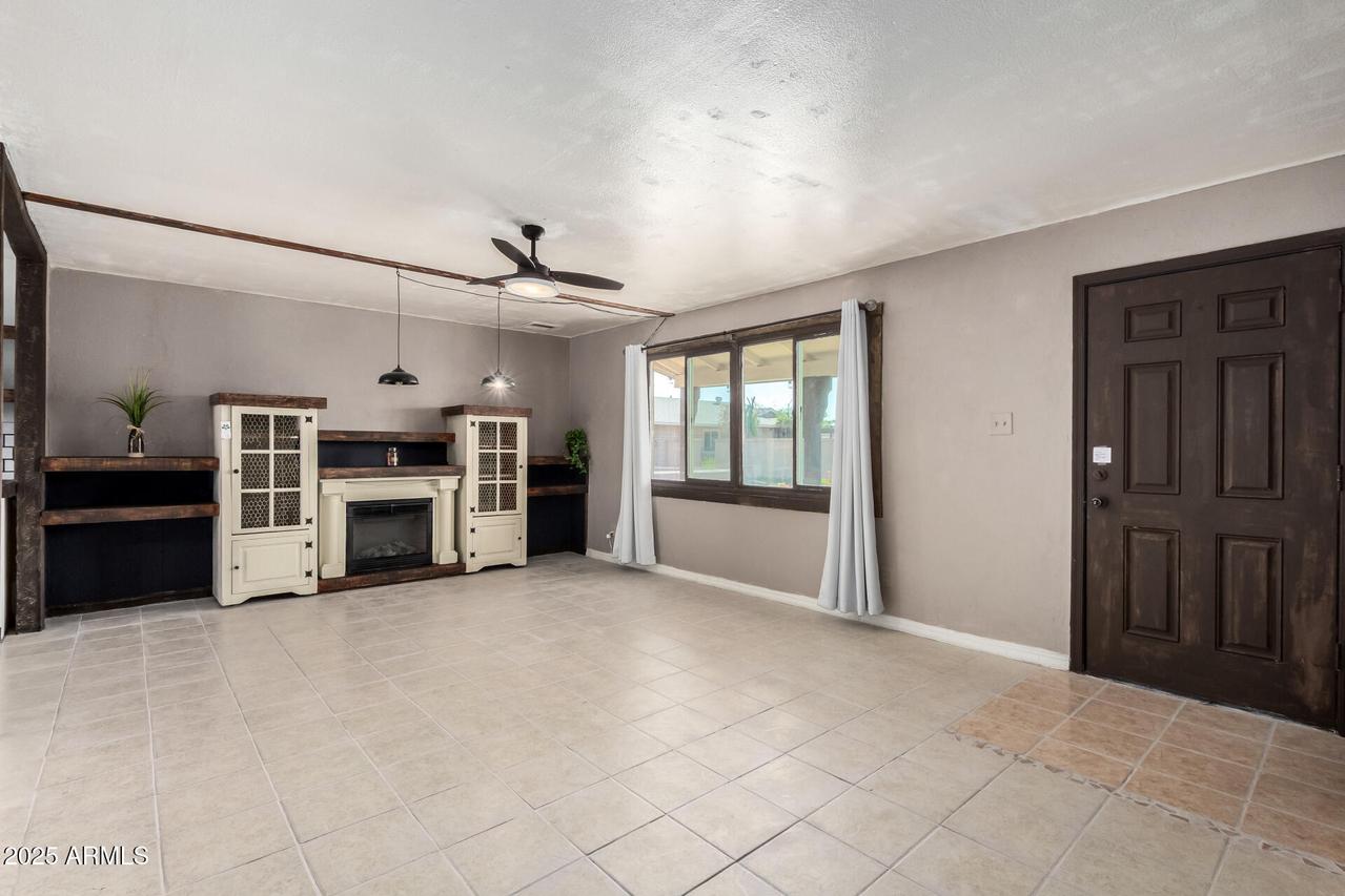 13842 N 48th Ave., Glendale, AZ 85306