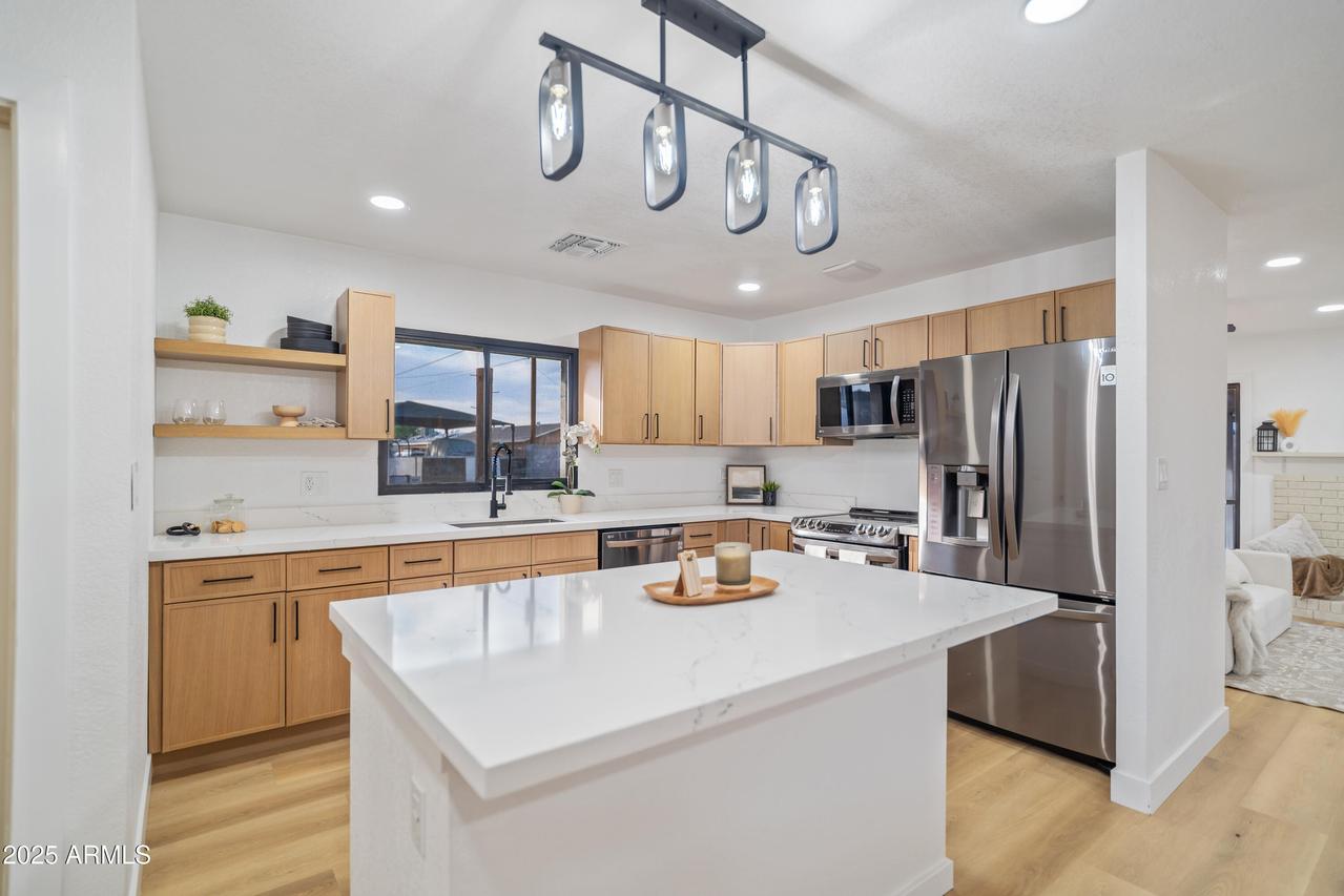 5528 N 39th Dr., Phoenix, AZ 85019