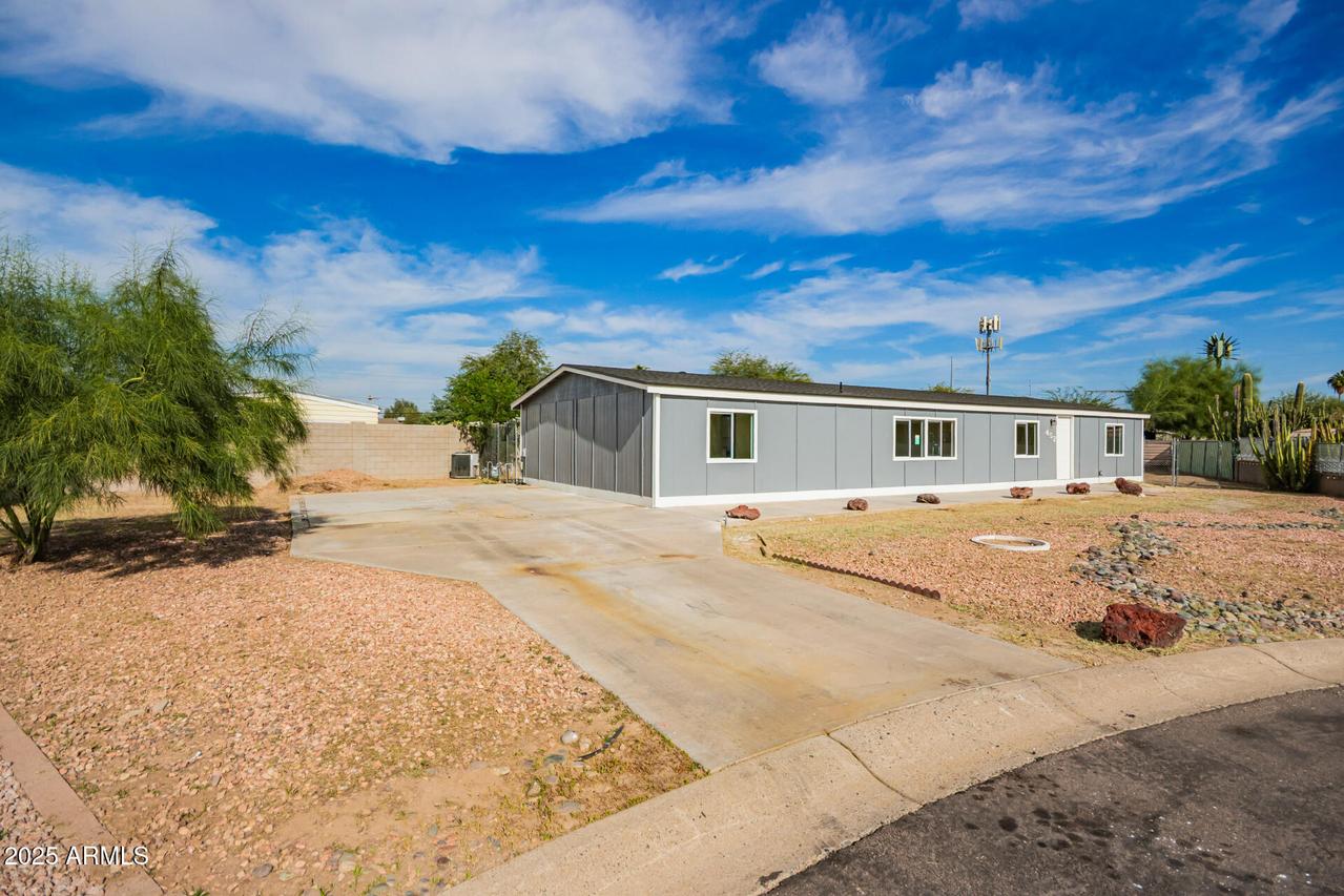 452 E Annette Dr., Phoenix, AZ 85022