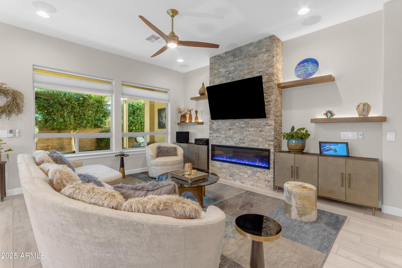 829 E Snowy Farm Dr., Queen Creek, AZ 85140