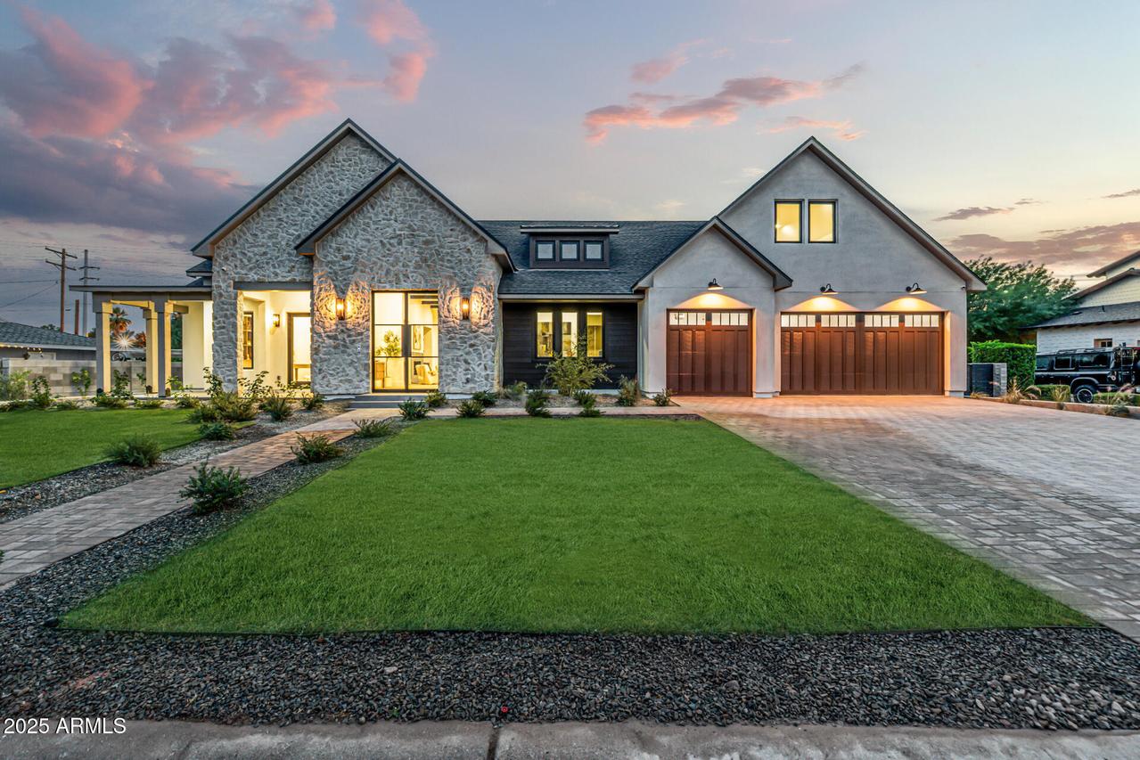 5739 E Calle Del Paisano, Phoenix, AZ 85018