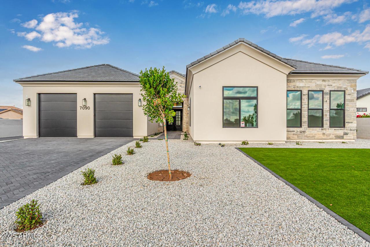 7090 W Celestine Dr., Peoria, AZ 85383