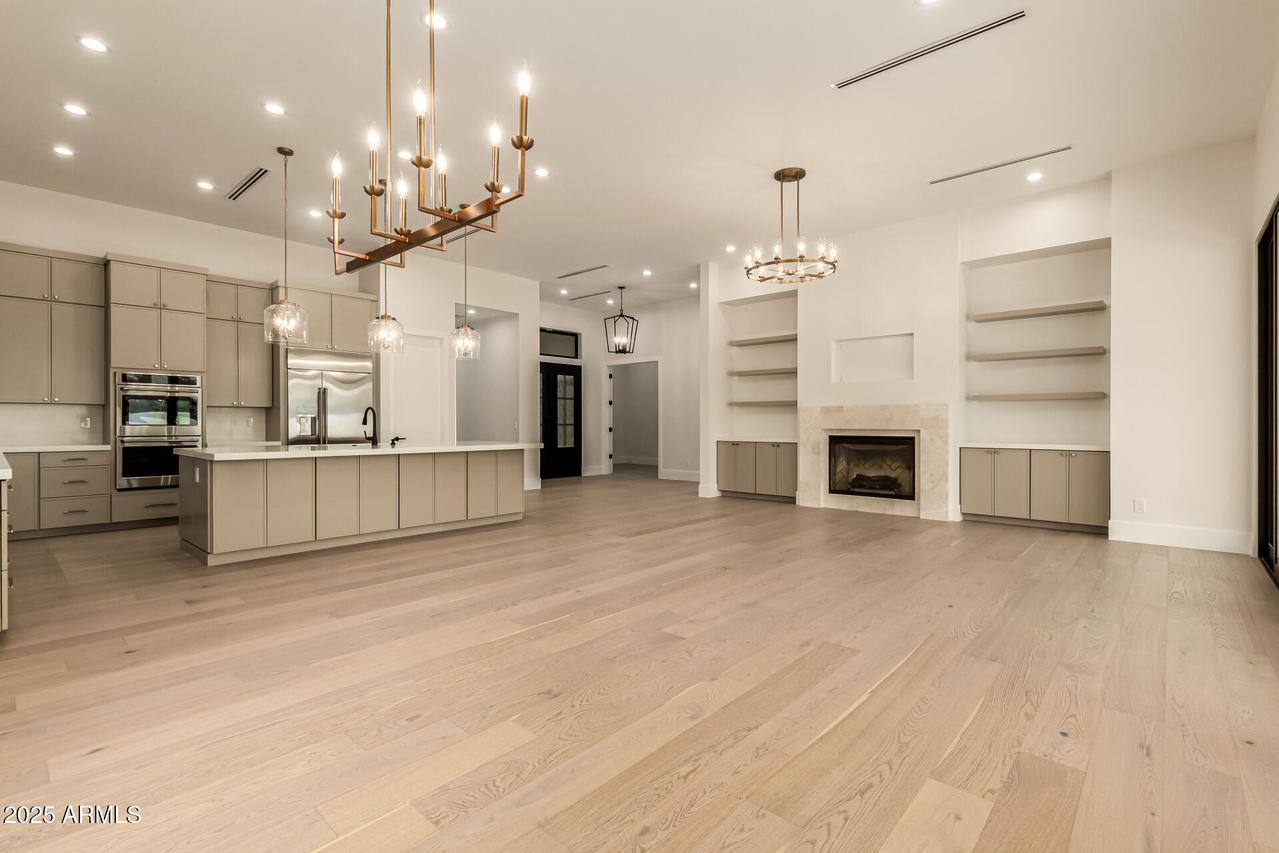 7090 W Celestine Dr., Peoria, AZ 85383