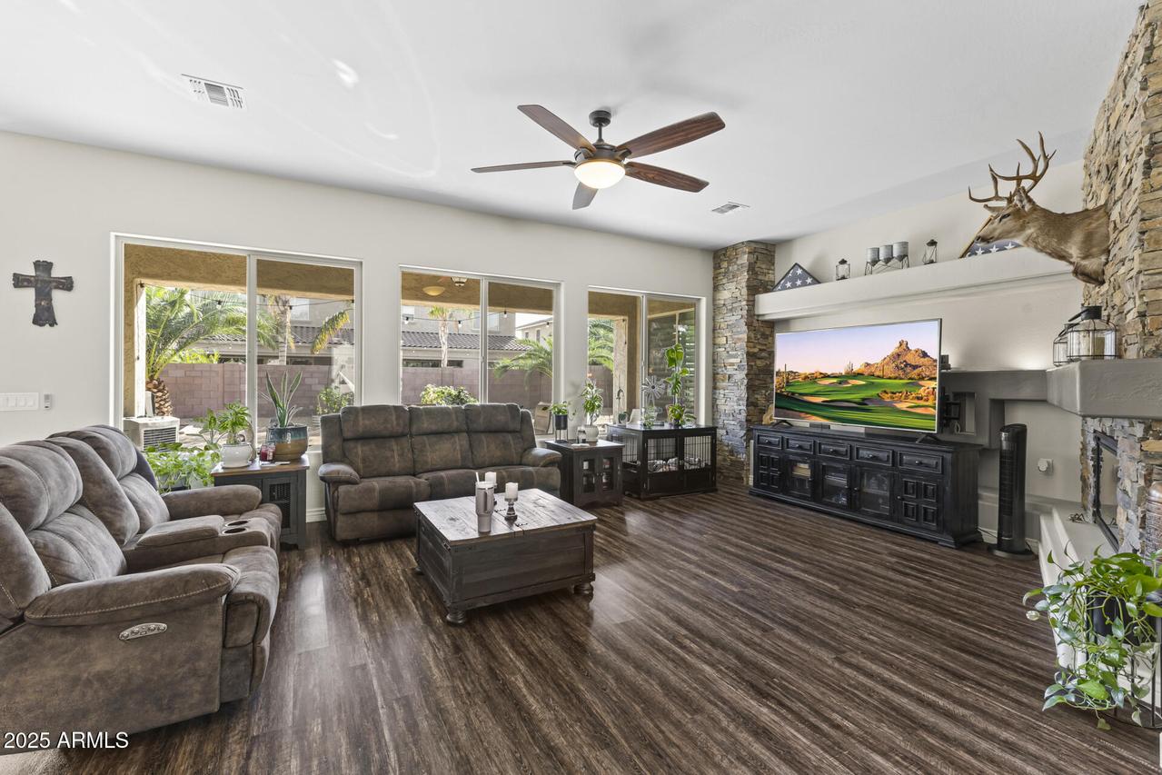 18495 W Paradise Ln., Surprise, AZ 85388